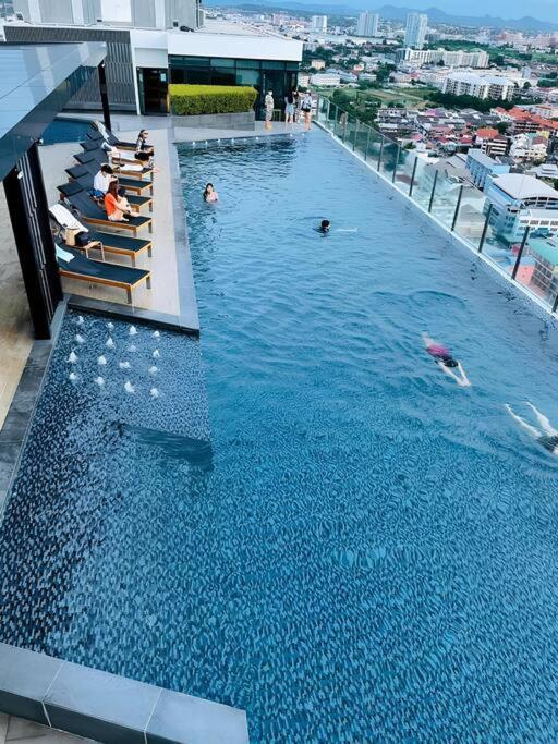 Sea View 2 Bed Room Condo @ Central Pattaya Luaran gambar
